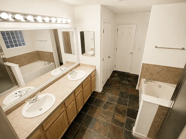 9886 E Carolina Pl — Photo 18