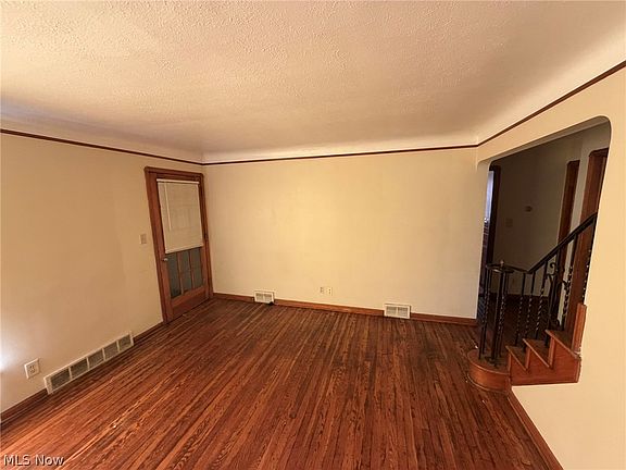 3rd image of 12507 Corlett Ave