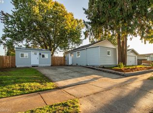 1077 T St, Springfield, OR 97477