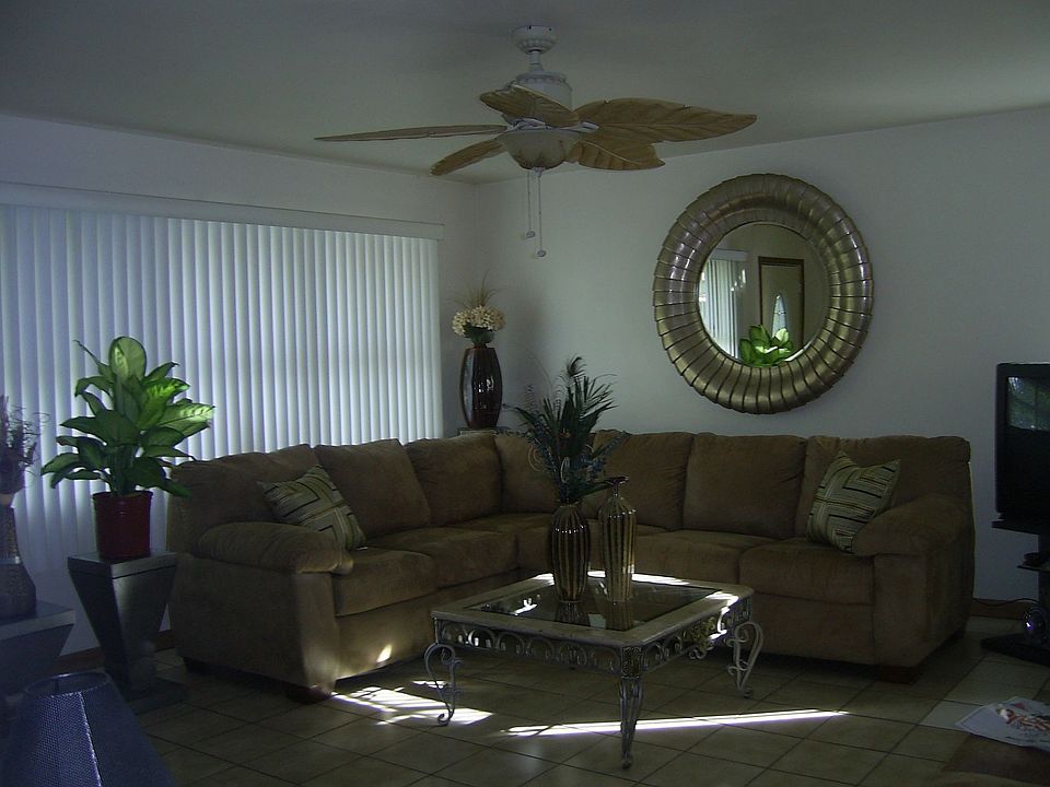 2nd image of 1384 Forest Ave