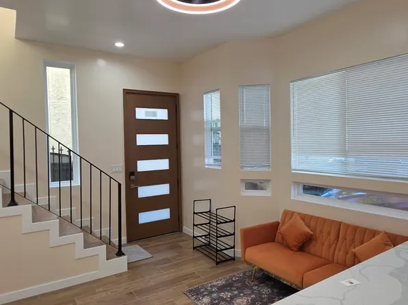 6920 Loma Verde Ave #1/2, Canoga Park, CA 91303