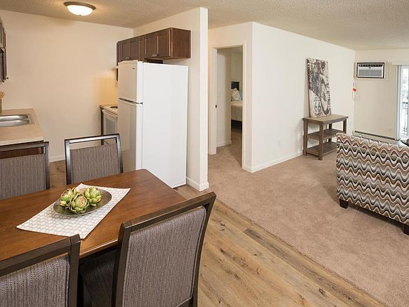 2nd image of 2911 7th Ave Anoka Mn #55303