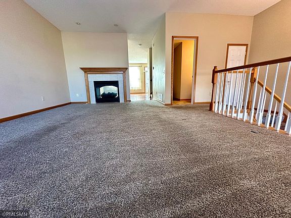 4th image of 1760 Riverside Dr