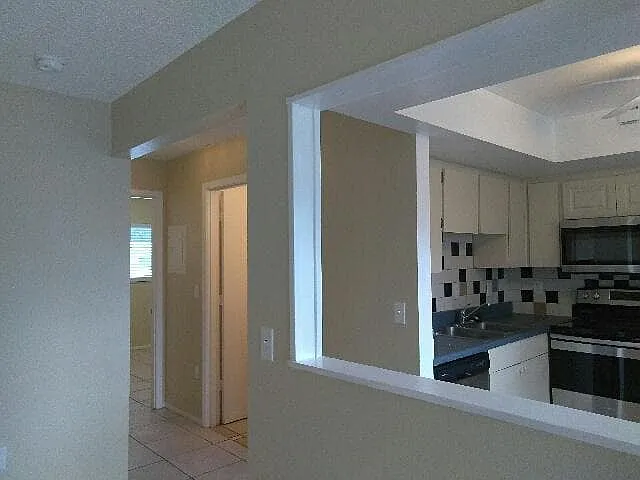 4704 Swift Rd — Photo 5