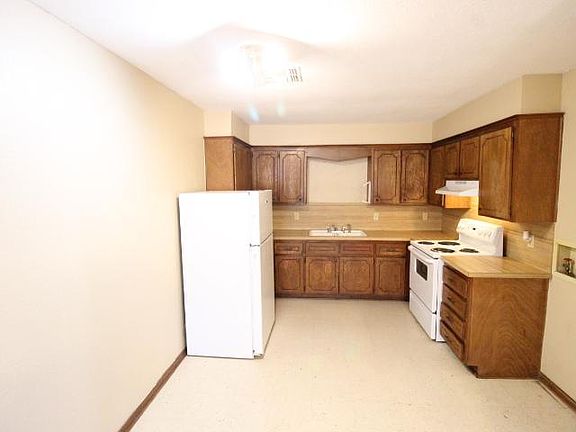 3rd image of 210 NW North St