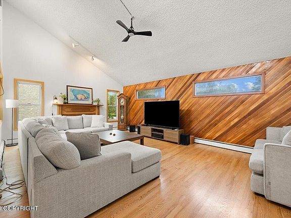 5th image of 2261 Belmont Dr