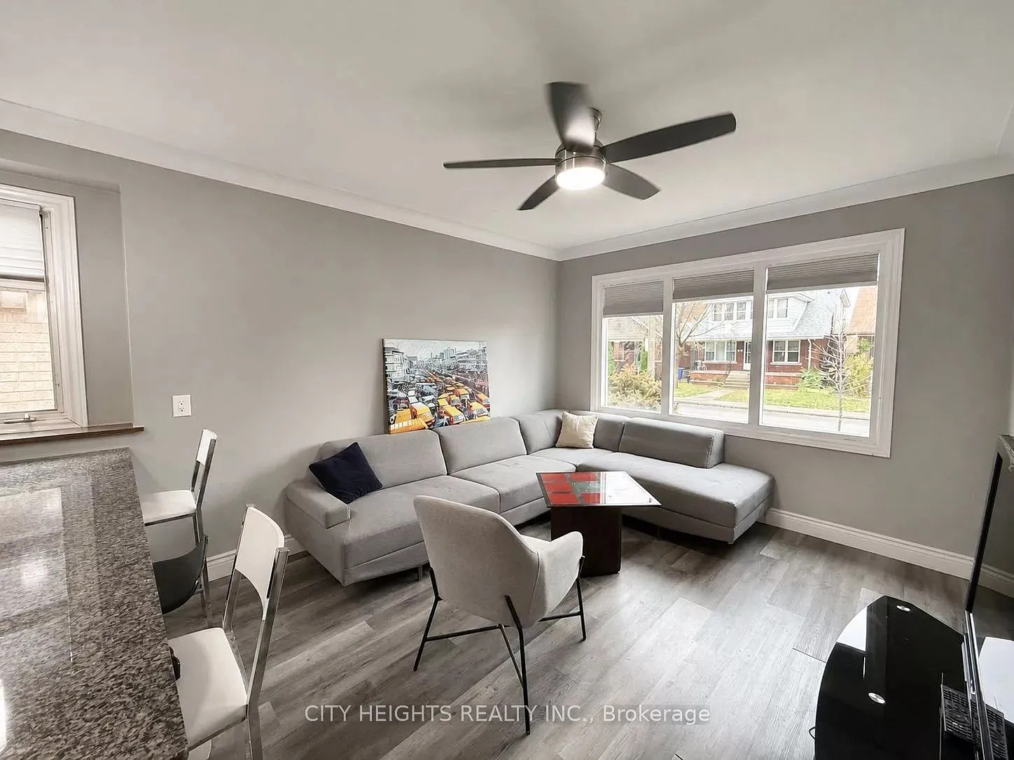 3 bed, $1,900 — Photo 3
