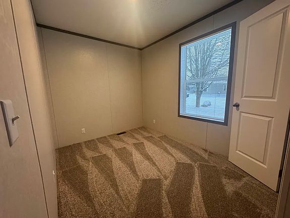 5th image of 403 Darelnor St #57
