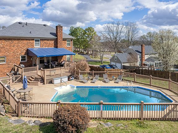 2nd image of 1503 Heritage Dr