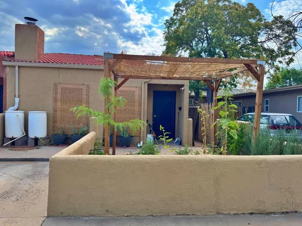 322 Columbia Dr SE #B, Albuquerque, NM 87106