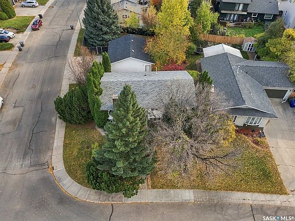 3rd image of 647 Redberry Road