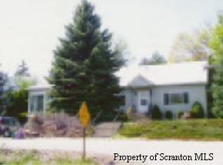 300 Holly Ln, Olyphant, PA 18447