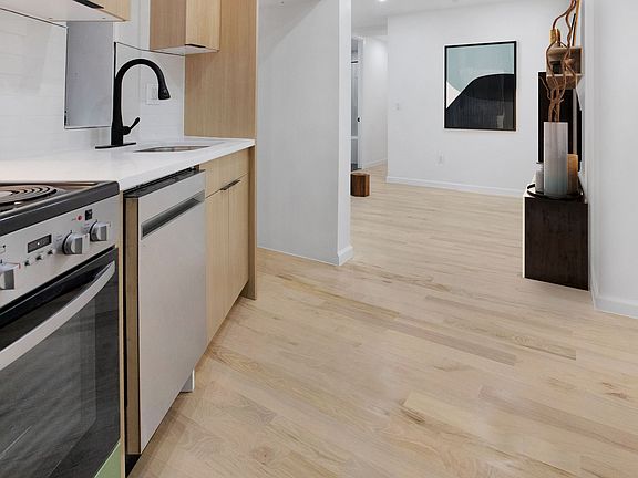 5th image of 700 W End Ave #G