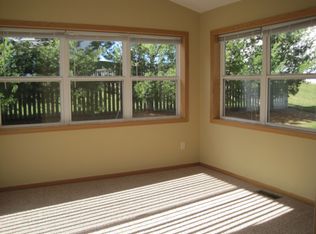 55 Crown Pointe Curv, Hudson, WI 54016