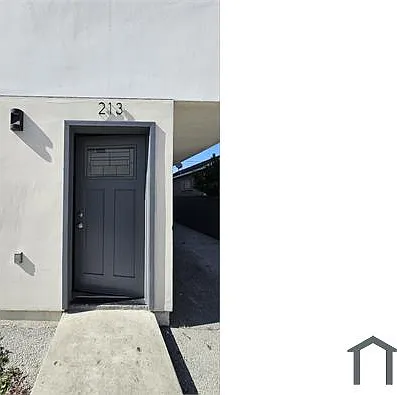 5 bed, 2302 sqft, $4,000 — Photo 2