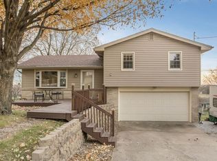 4691 Parkview Dr, Pleasant Hill, IA 50327