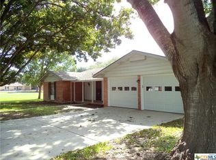706 Elizabeth, Seguin, TX 78155