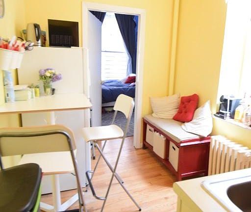4th image of 340 E 5th St APT A2