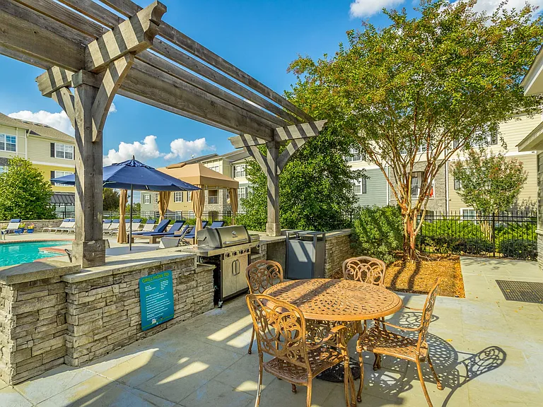 Outdoor grilling pavilion at Amberleigh Ridge