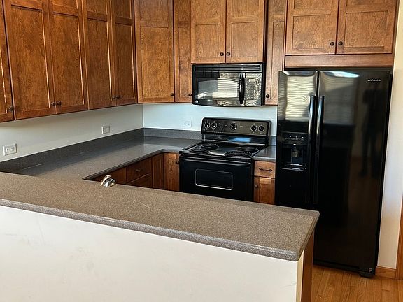 3rd image of 116 N Main St APT 5