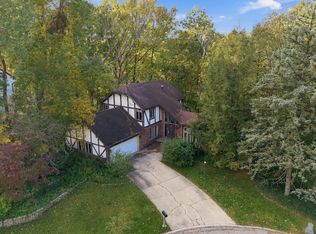 401 Shorewood Ct, Valparaiso, IN 46385