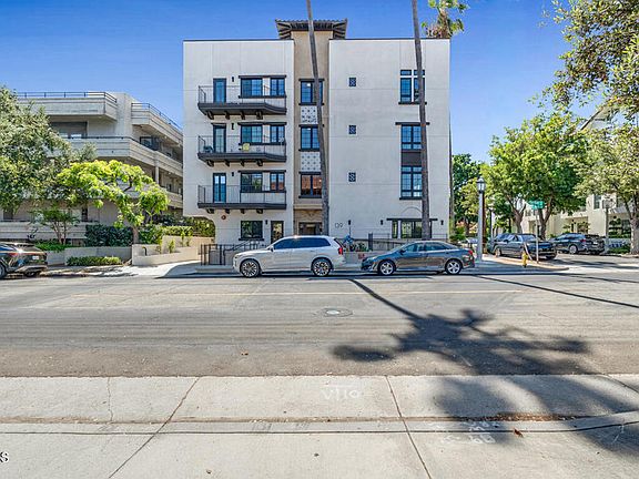 3rd image of 139 S Oak Knoll Ave #403
