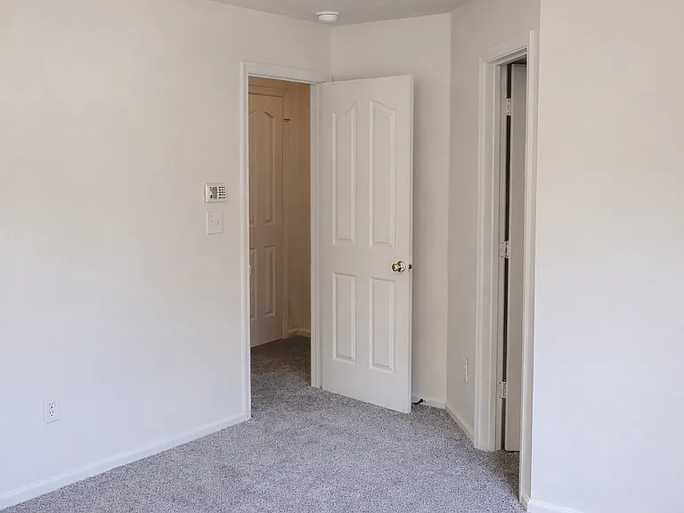 305 Civil Ct #F — Photo 18