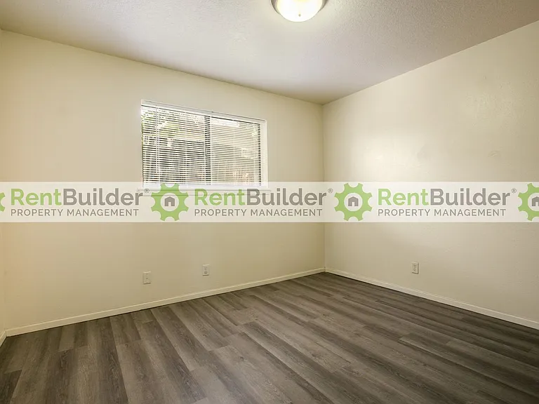 12124 Menaul Blvd NE — Photo 5