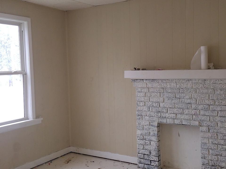 2nd image of 396 Altamont Rd