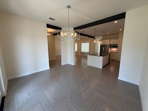5th image of 190 Lake Carnegie Ct