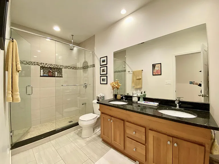 2429 N Albany Ave #2 — Photo 18