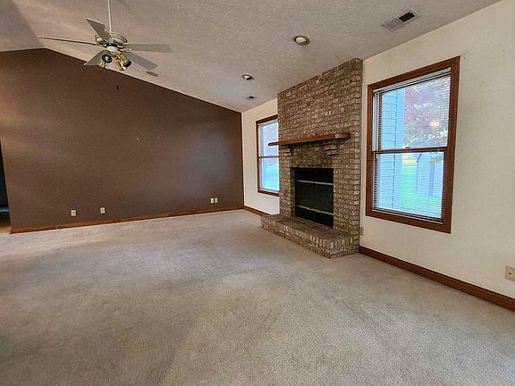 3rd image of 5104 Saddle Dr