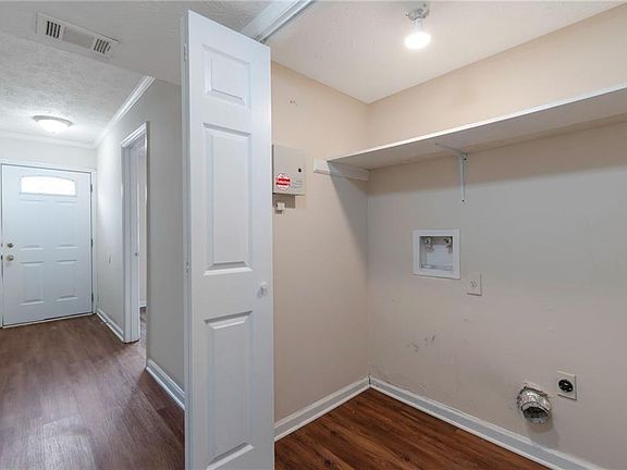 4th image of 5633 Executive Way
