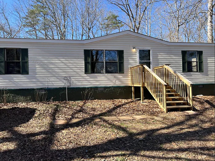 3 bed, 2.0 bath, 1152 sqft, $1,600 — Photo 1
