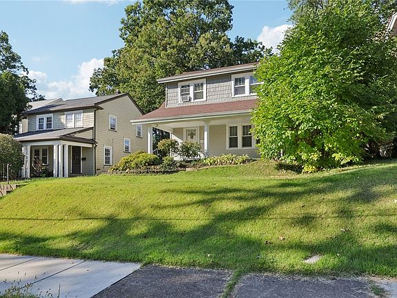 3rd image of 313 Norwood Ave
