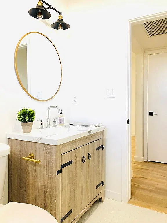 2 bed, 950 sqft, $2,995 — Photo 3