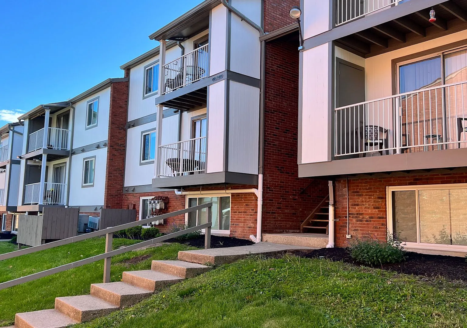 Woodside Aparments — Photo 1