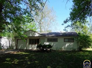 1804 SE 24th St, Topeka, KS 66605