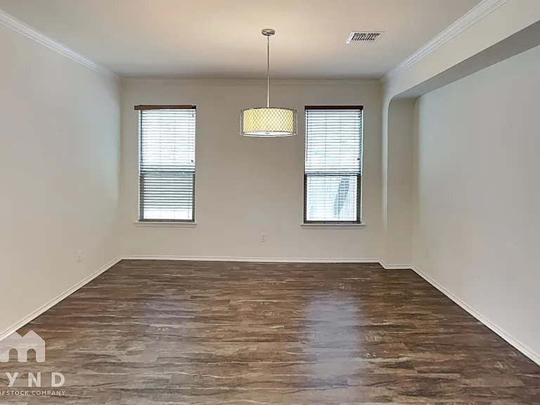 1125 Sampley Ln — Photo 7