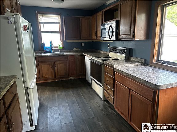 4th image of 115-117 Spring St