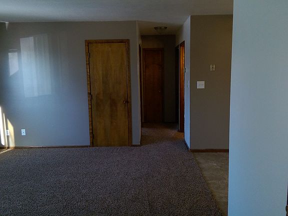 4th image of 611 Eglon Ave S APT 4