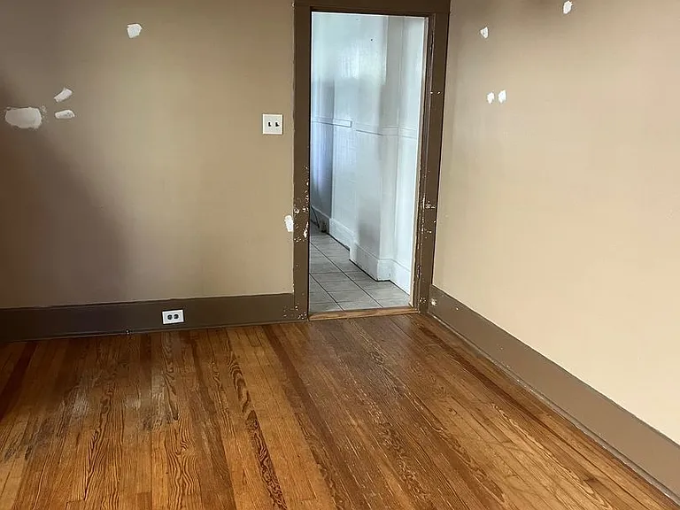 822 W Main St — Photo 11