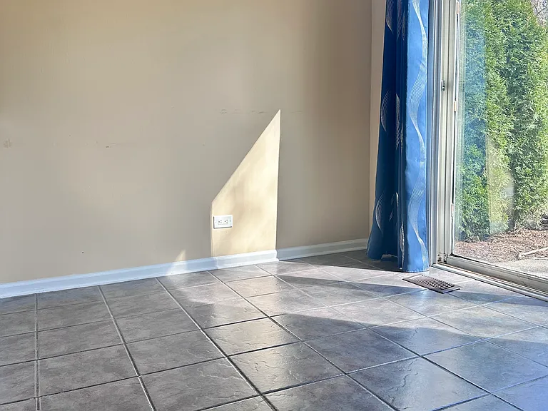 1311 Orleans Dr — Photo 5