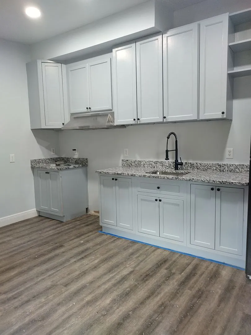 Remodeled 2/1 duplex with carport — Photo 3