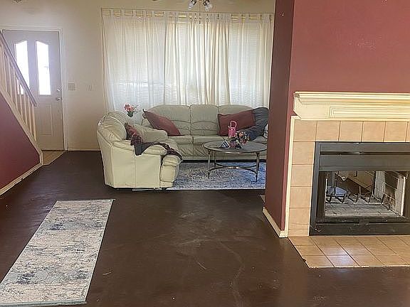 2nd image of 1525 Collin Dr