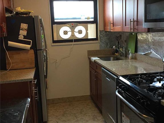 4th image of 6915B 136th St #B