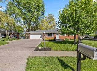 2701 Beverly Dr, Urbandale, IA 50322