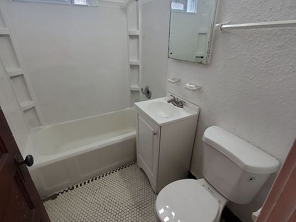 2nd image of 502-504 N 32nd St #504-1