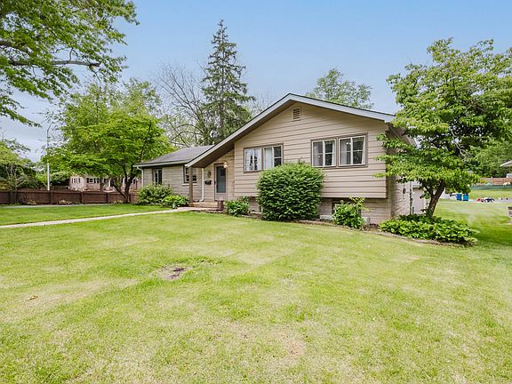 2nd image of 1857 Darien Dr