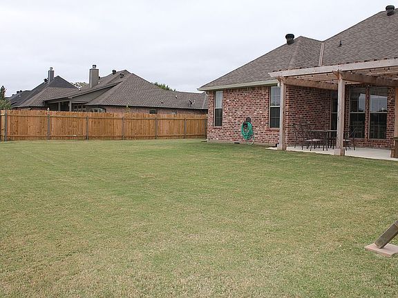 5th image of 109 Magnolia Chase Dr